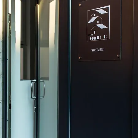 Domus13 Apartment